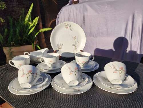 ALFRED MEAKIN ENGLAND VINTAGE 1940-1960 GLO-WHITE SERIES SONATA PATTERN 19 PIECE IRONWARE TEASET
