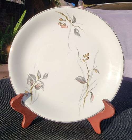 ALFRED MEAKIN ENGLAND VINTAGE 1940-1960 GLO-WHITE SERIES SONATA PATTERN 19 PIECE IRONWARE TEASET