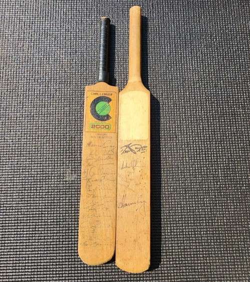 1994/1995 SA CRICKET TEAM SIGNED MINI BATS HANSIE, ANDREW, GARY, DARRYLL, FANIE ETC