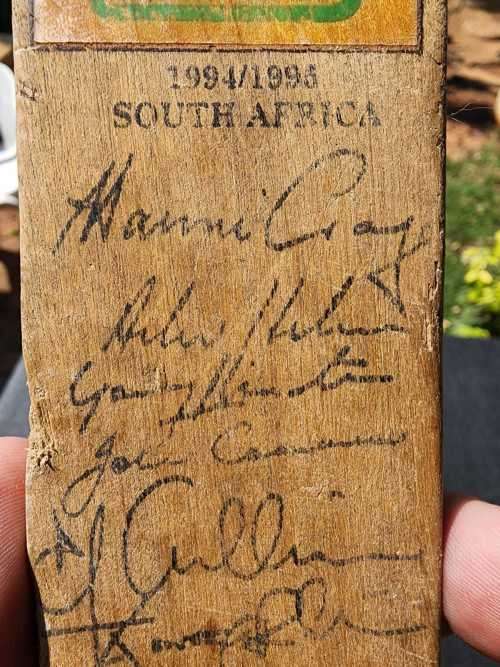 1994/1995 SA CRICKET TEAM SIGNED MINI BATS HANSIE, ANDREW, GARY, DARRYLL, FANIE ETC