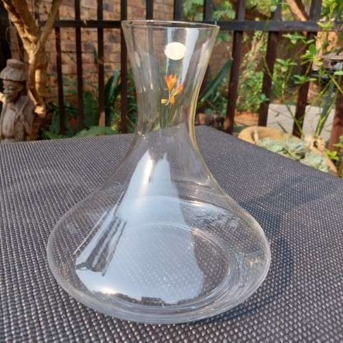 ELEGANT BOHEMIA (CZECH) FULL BODY (18CM WIDE) CHRYSTAL DECANTER