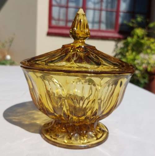 VINTAGE 1970S ANCHOR HOCKING USA AMBER GLASS LIDDED CANDY BOWL