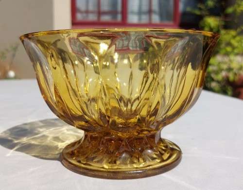 VINTAGE 1970S ANCHOR HOCKING USA AMBER GLASS LIDDED CANDY BOWL