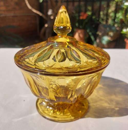 VINTAGE 1970S ANCHOR HOCKING USA AMBER GLASS LIDDED CANDY BOWL