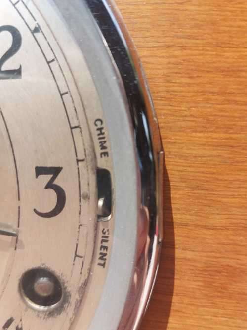 GERRARD ENGLAND 1930S MECHANICAL KEY WOUND MANTLE CLOCK COMPLETE WITH ORIGINAL KEY AND PENDULUM