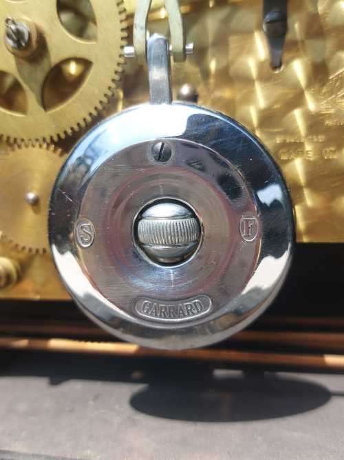 GERRARD ENGLAND 1930S MECHANICAL KEY WOUND MANTLE CLOCK COMPLETE WITH ORIGINAL KEY AND PENDULUM