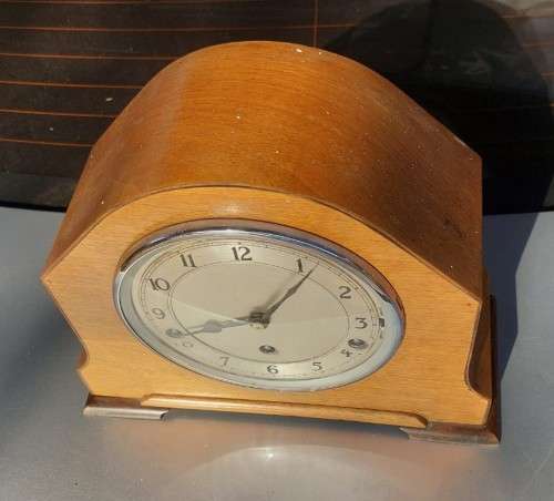 GERRARD ENGLAND 1930S MECHANICAL KEY WOUND MANTLE CLOCK COMPLETE WITH ORIGINAL KEY AND PENDULUM