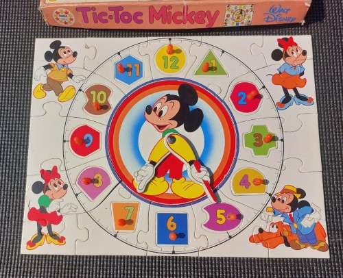 MICKEY MOUSE KEEPS TIME WITH THIS WONDERFUL 1985 TIC-TOC JIGSAW PUZZLE CLOCK