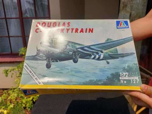 MILITARY DOUGLAS C-47 SKYTRAIN 1994 MODEL KIT 1:72 BY ITALERI ITALY