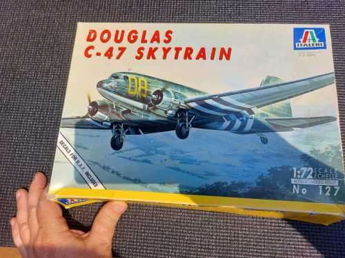 MILITARY DOUGLAS C-47 SKYTRAIN 1994 MODEL KIT 1:72 BY ITALERI ITALY