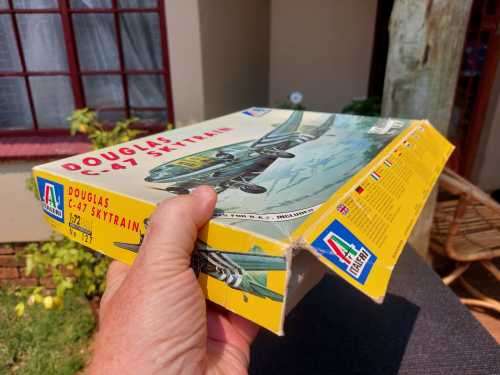 MILITARY DOUGLAS C-47 SKYTRAIN 1994 MODEL KIT 1:72 BY ITALERI ITALY