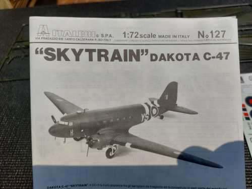 MILITARY DOUGLAS C-47 SKYTRAIN 1994 MODEL KIT 1:72 BY ITALERI ITALY