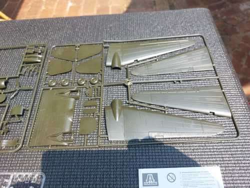 MILITARY DOUGLAS C-47 SKYTRAIN 1994 MODEL KIT 1:72 BY ITALERI ITALY