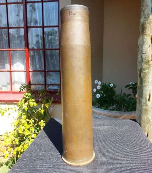 GIGANTIC 61,5CM HIGH 105MM CALIBRE M68 TANK GUN SHELL CASING DATED 1975 WITH PRIMER WEIGHS 6,6KG