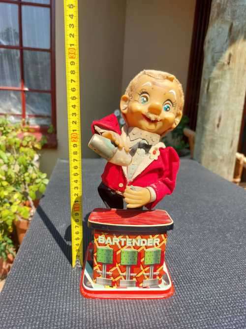 RARE VINTAGE 1950S NOMURA JAPANESE MANUFACTURED BATTERY POWERED BARTENDER FACE STILL LIGHTS UP!