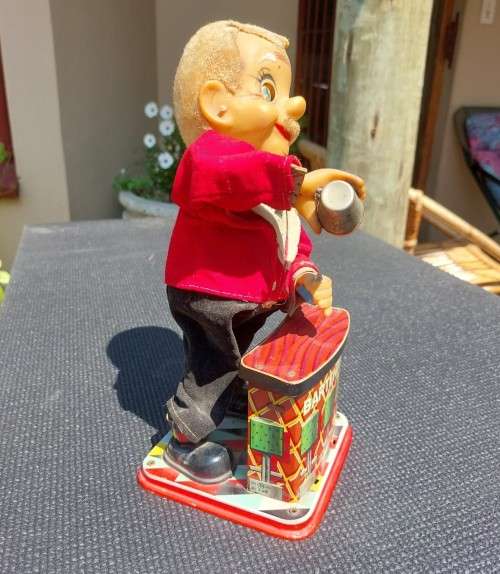 RARE VINTAGE 1950S NOMURA JAPANESE MANUFACTURED BATTERY POWERED BARTENDER FACE STILL LIGHTS UP!