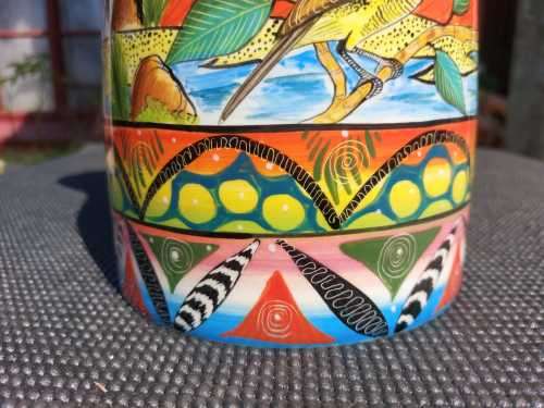 A STUNNING HANDPAINTED LARGE 37CM HIGH CARAFE OR VASE BY ZIM ARTIST MASTER NDATYAMA