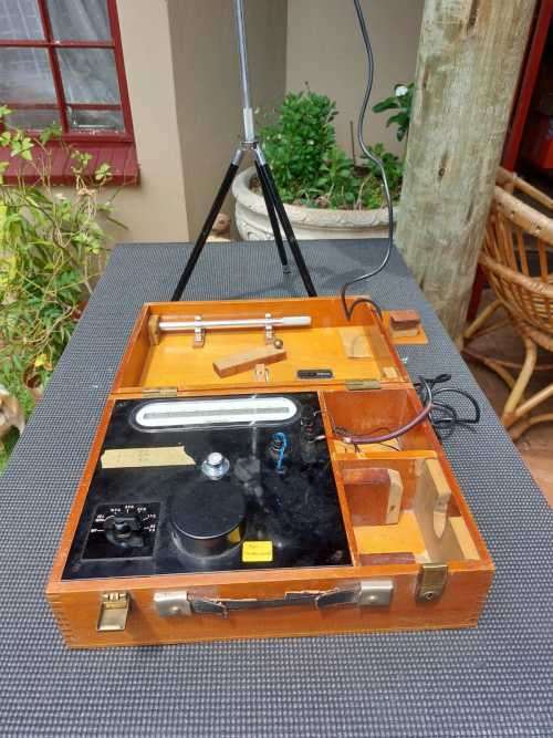 MEGATRON ENGLAND 1960S ARCHITECTURAL LIGHTMETER IN OLD DOVETAILED WOODEN CASE COMPLETE! RARE FIND!