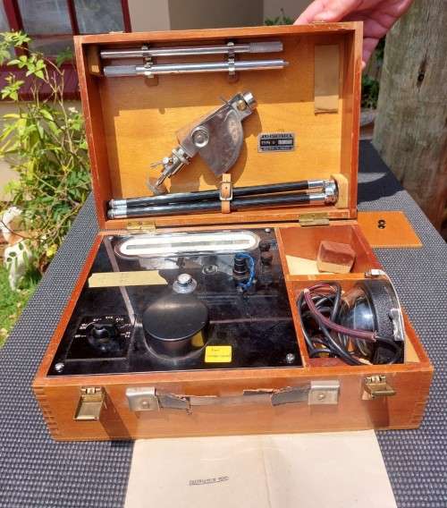 MEGATRON ENGLAND 1960S ARCHITECTURAL LIGHTMETER IN OLD DOVETAILED WOODEN CASE COMPLETE! RARE FIND!