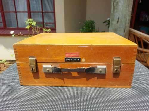 MEGATRON ENGLAND 1960S ARCHITECTURAL LIGHTMETER IN OLD DOVETAILED WOODEN CASE COMPLETE! RARE FIND!