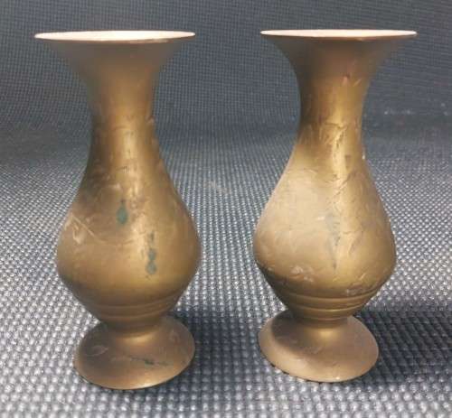 WONDERFUL BATCH OF 7 BRASS ITEMS 3 VASES PITCHER MINIATURE KETTLE AND BUCKET BOWL