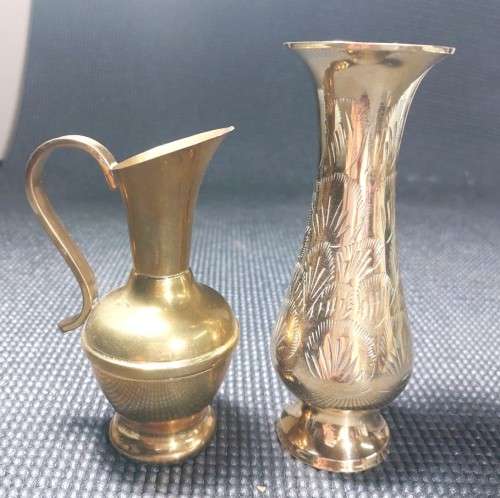 WONDERFUL BATCH OF 7 BRASS ITEMS 3 VASES PITCHER MINIATURE KETTLE AND BUCKET BOWL