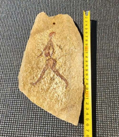BUSHMAN WALKING MODERN IMITATION SAN BUSHMEN ROCK ART ON SLATE SIGNED BY ARTIST