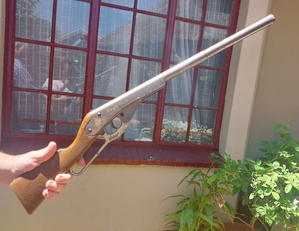 AWESOME DAISY TRAIL BOSS 1970S MODEL 960 NOISEMAKER COWBOY LEVER ACTION POP TOY GUN