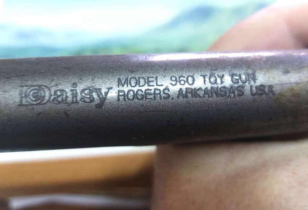 AWESOME DAISY TRAIL BOSS 1970S MODEL 960 NOISEMAKER COWBOY LEVER ACTION POP TOY GUN