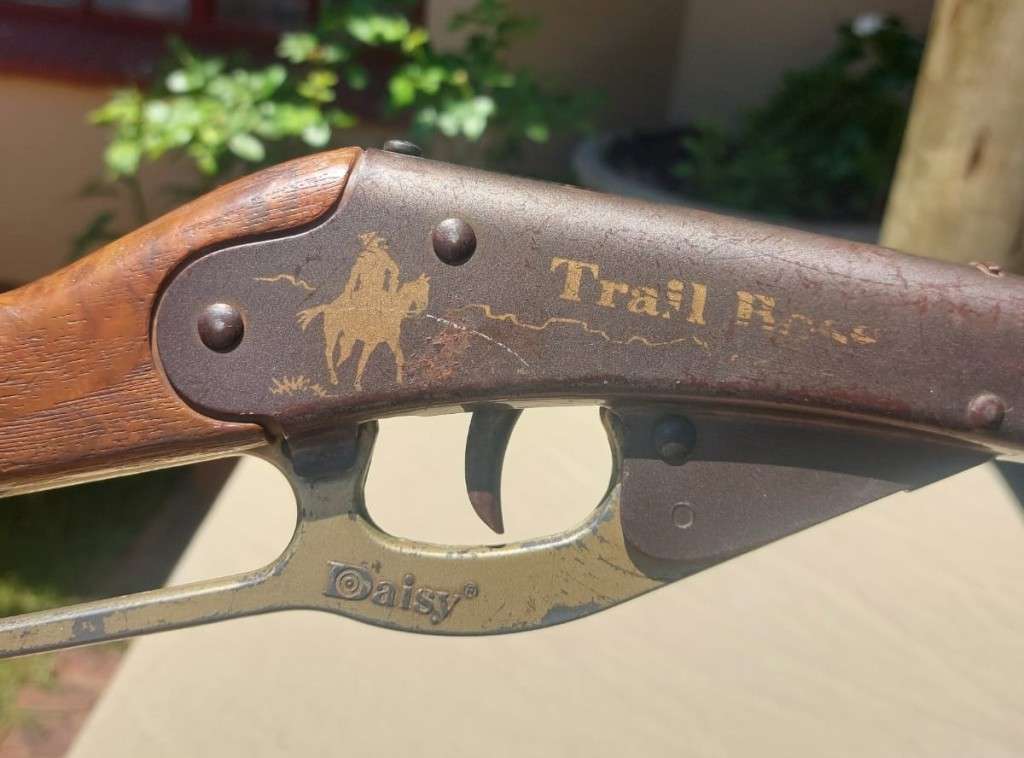 AWESOME DAISY TRAIL BOSS 1970S MODEL 960 NOISEMAKER COWBOY LEVER ACTION POP TOY GUN