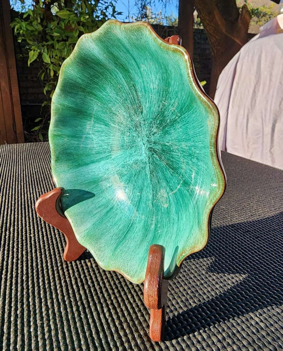 LOVELY BLUE MOUNTAIN POTTERY RIPPLE BOWL MADE IN CANADA