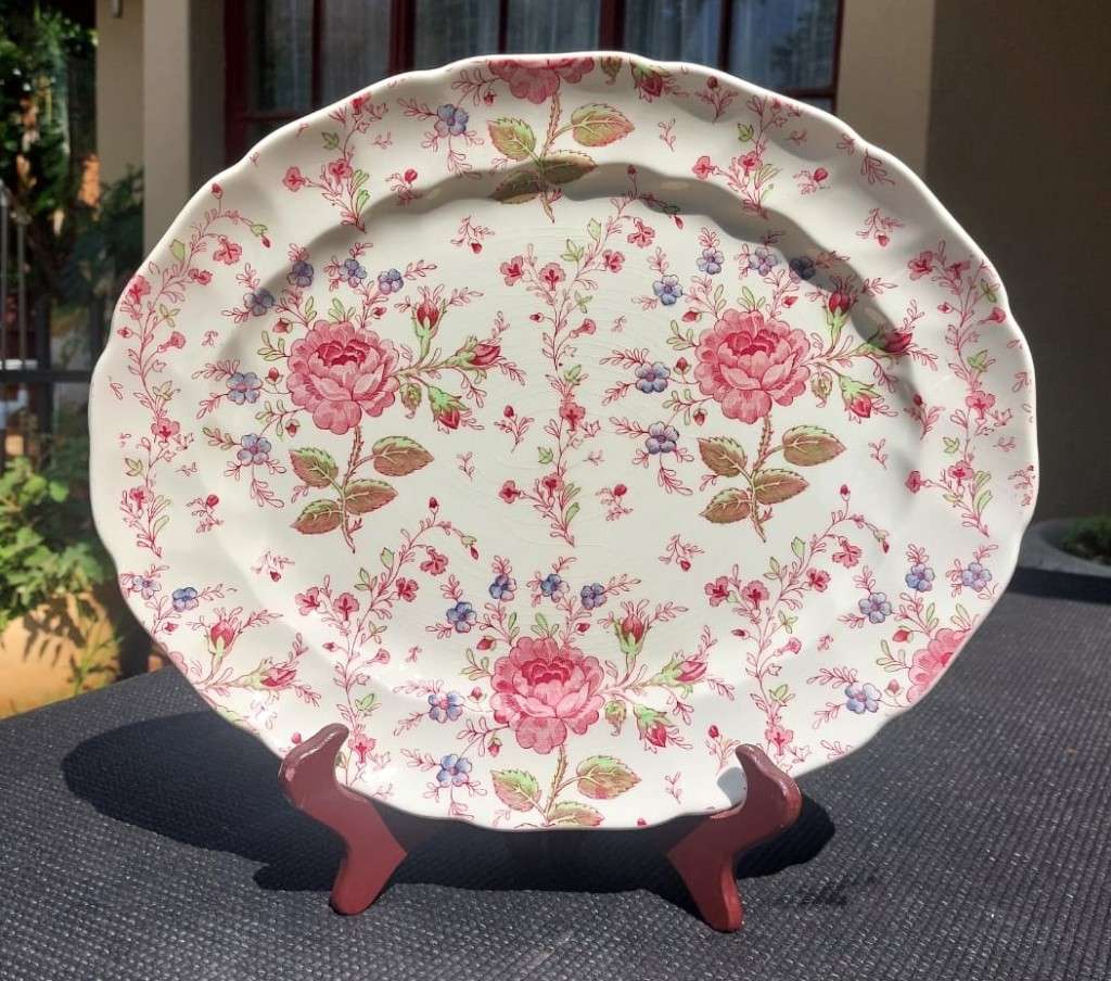 LARGE ROSE CHINTZ HAND PAINTED 1950S JOHNSON BROTHERS ENGLAND 29x35CM OVAL SERVING PLATTER
