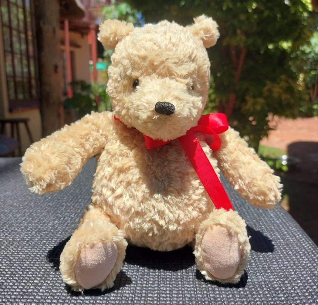 A COLLECTABLE GUND USA WINNIE THE POOH DISNEY BEAR VINTAGE 1990S