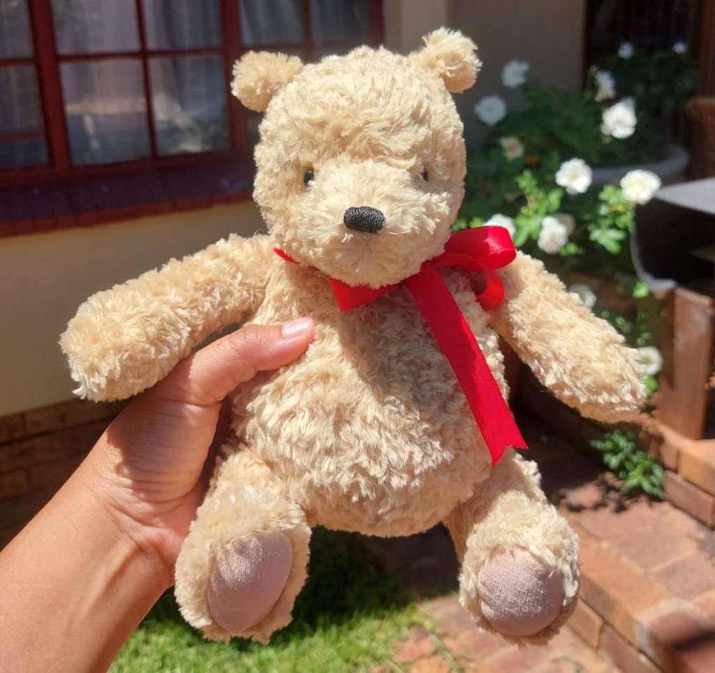 A COLLECTABLE GUND USA WINNIE THE POOH DISNEY BEAR VINTAGE 1990S