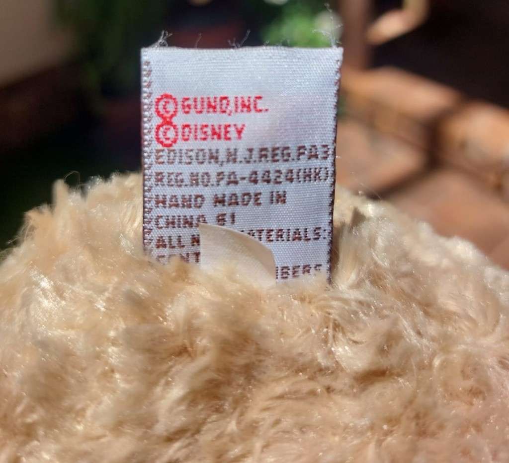 A COLLECTABLE GUND USA WINNIE THE POOH DISNEY BEAR VINTAGE 1990S