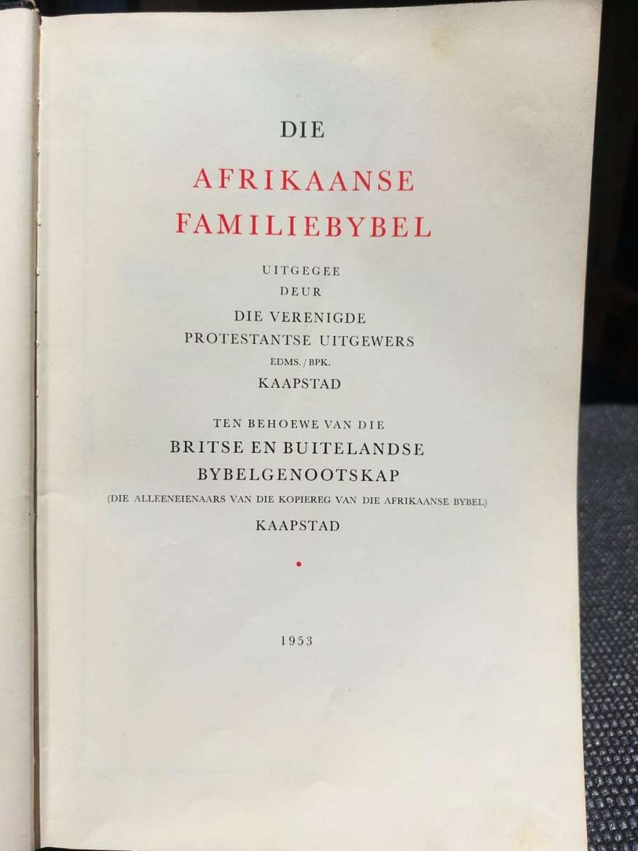 GOOD HARD COVER 1953 AFRIKAANSE FAMILIEBYBEL PRINTED BY JH DE BUSSY HOLLAND