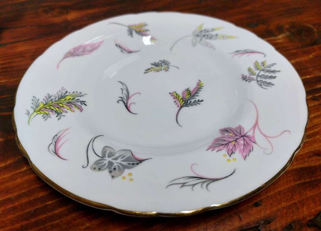 VINTAGE 1950S TUSCAN FINE ENGLISH BONE CHINA WINDSWEPT PATTERN 18 PIECE TEASET