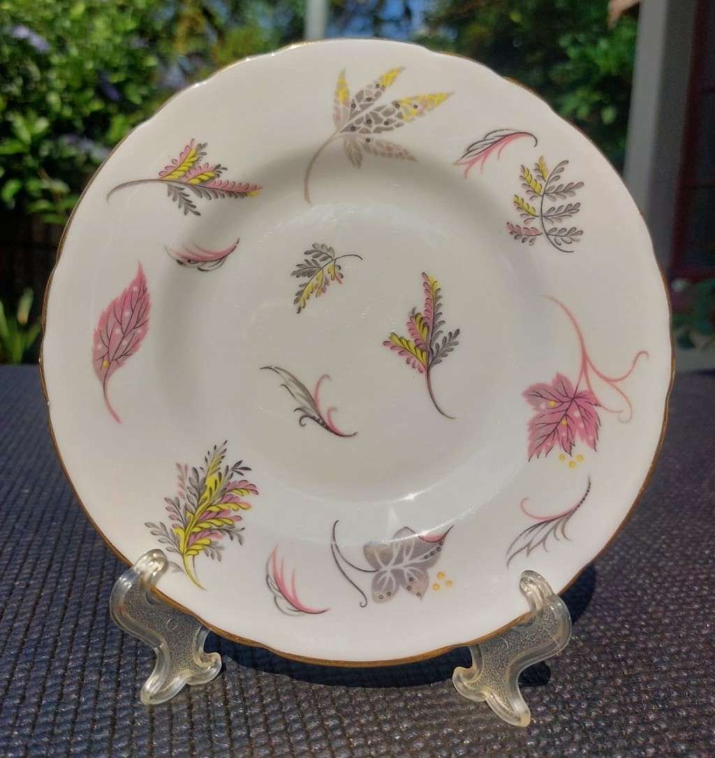 VINTAGE 1950S TUSCAN FINE ENGLISH BONE CHINA WINDSWEPT PATTERN 18 PIECE TEASET