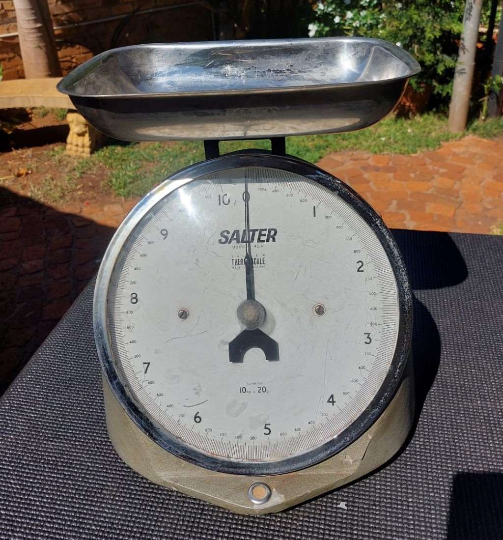 SALTER ENGLAND 10KGx20G MECHANICAL SCALE HUGE 35CM HIGH MODEL 40A VINTAGE 1980S