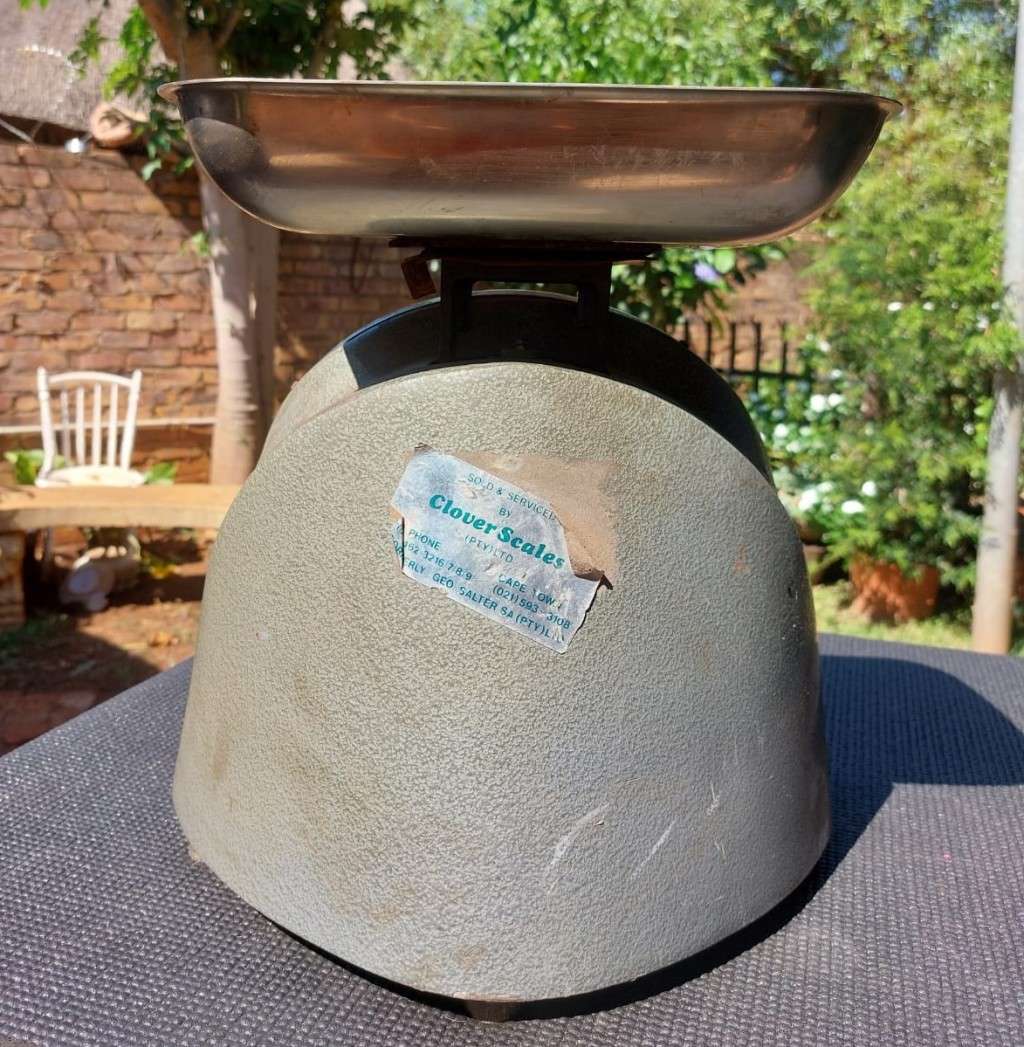 SALTER ENGLAND 10KGx20G MECHANICAL SCALE HUGE 35CM HIGH MODEL 40A VINTAGE 1980S