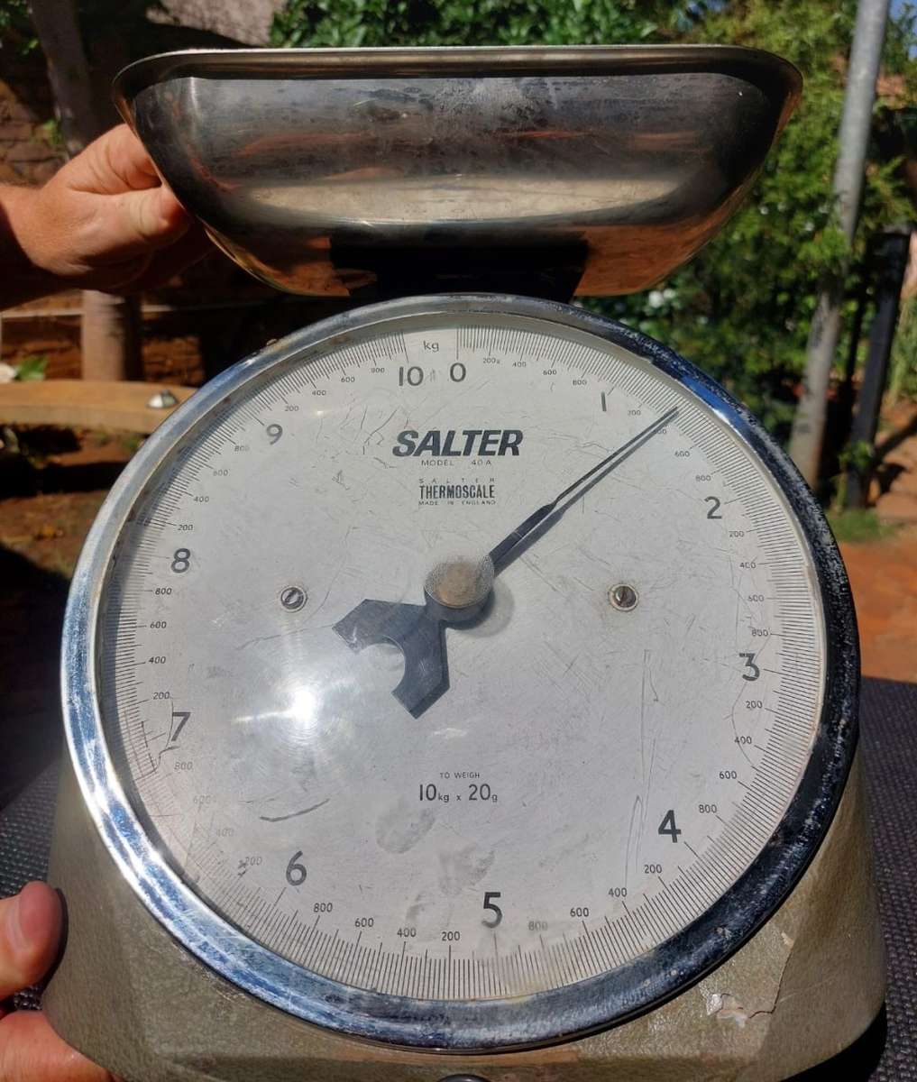 SALTER ENGLAND 10KGx20G MECHANICAL SCALE HUGE 35CM HIGH MODEL 40A VINTAGE 1980S