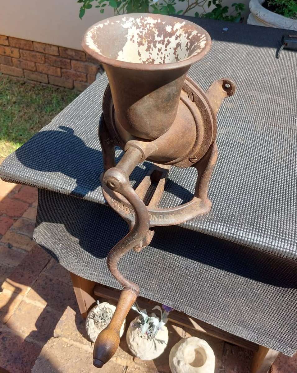 ANTIQUE VICTORIAN 1890S LOVELOCK NO 4 COFFEE GRINDER