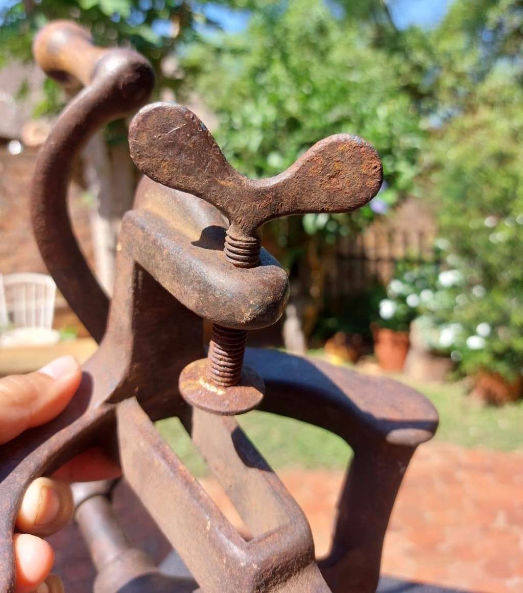 ANTIQUE VICTORIAN 1890S LOVELOCK NO 4 COFFEE GRINDER