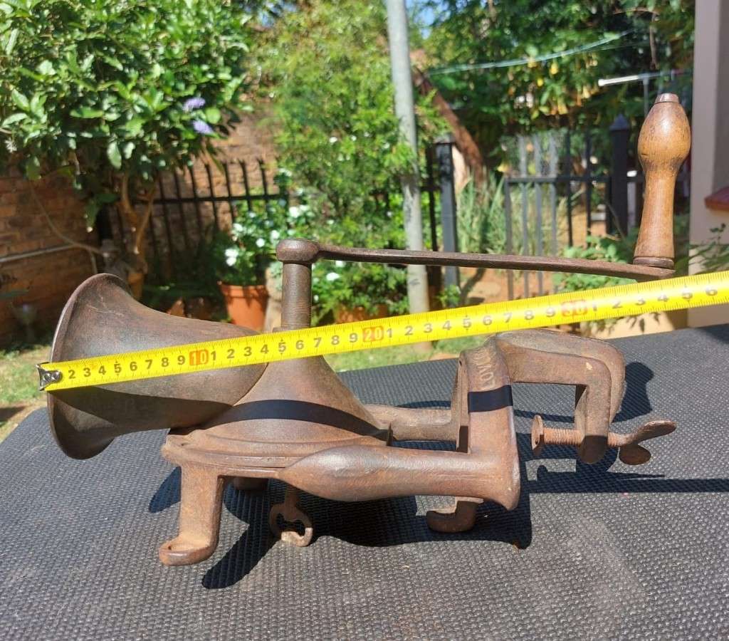 ANTIQUE VICTORIAN 1890S LOVELOCK NO 4 COFFEE GRINDER