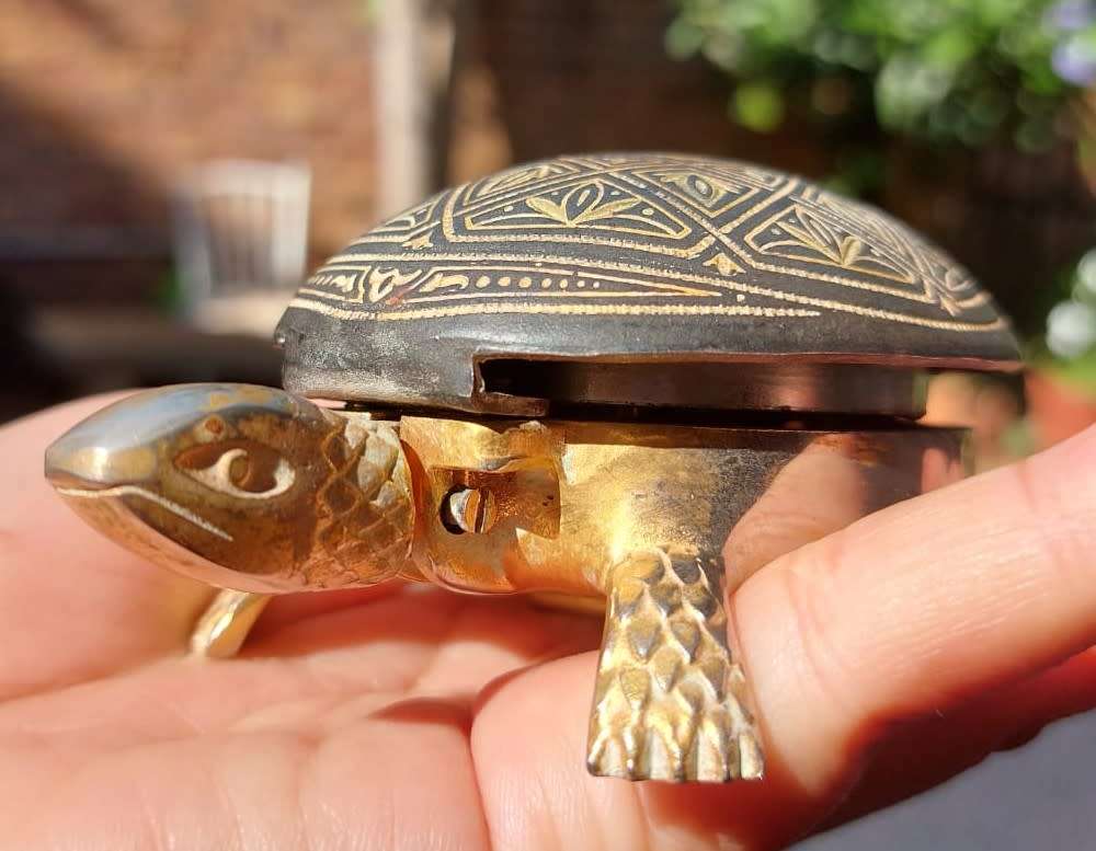 RARE VINTAGE 1920S-1940S BOJ EIBAR SPAIN BRASS DAMASCENE GEOMETRIC ENGRAVED TORTOISE RECEPTION BELL