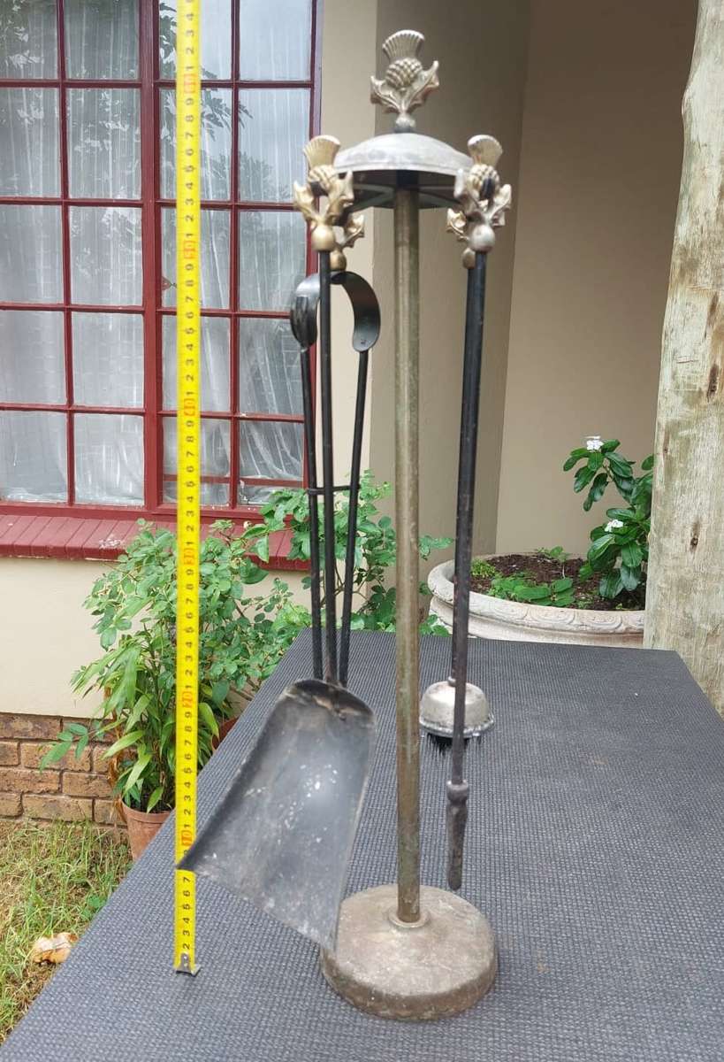VINTAGE BRASS FINISH METAL FIREPLACE TOOL SET WITH ROMAN SOLDIER PLUME HELMET DESIGN 64CM HIGH