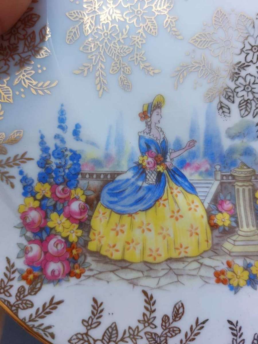 CIROLINE LADY PATTERN 1950S COLCLOUGH RIDGWAY DINNER PLATE