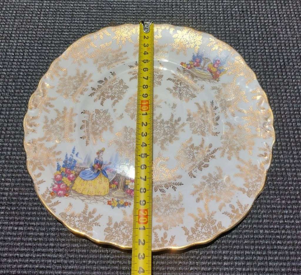 CIROLINE LADY PATTERN 1950S COLCLOUGH RIDGWAY DINNER PLATE