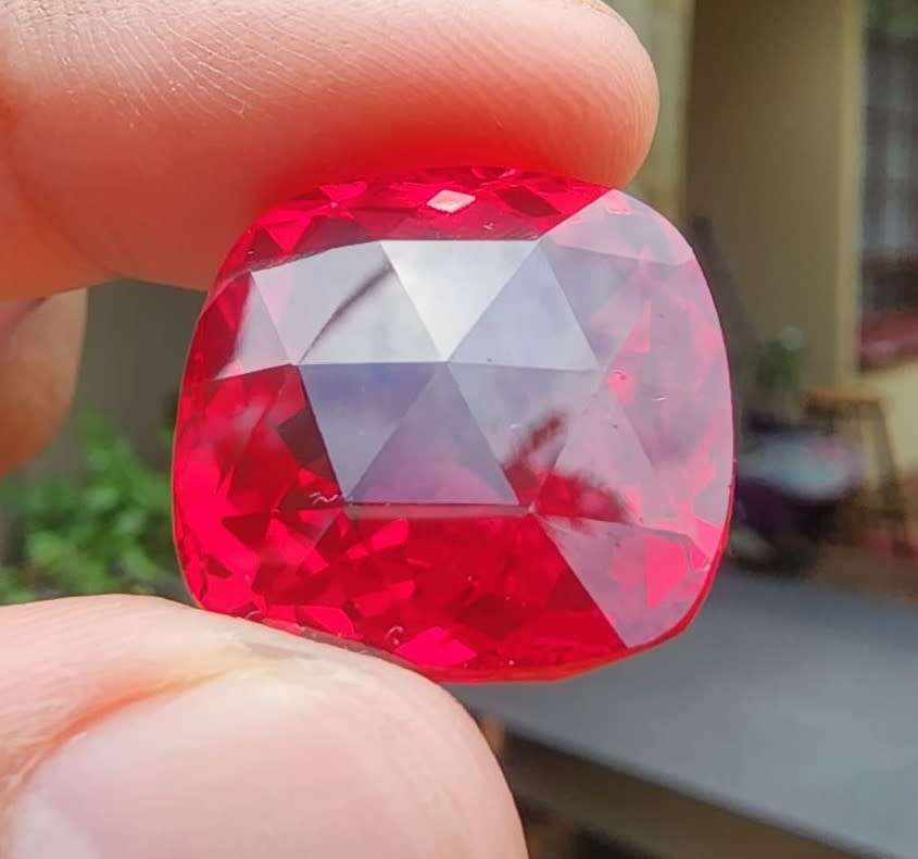 BLOOD RED SYNTHETIC RUBY GEMSTONE - VERY LARGE 40,7CT  SCRATCH GLASS!  UV STRONG RED!  HIGH THERM