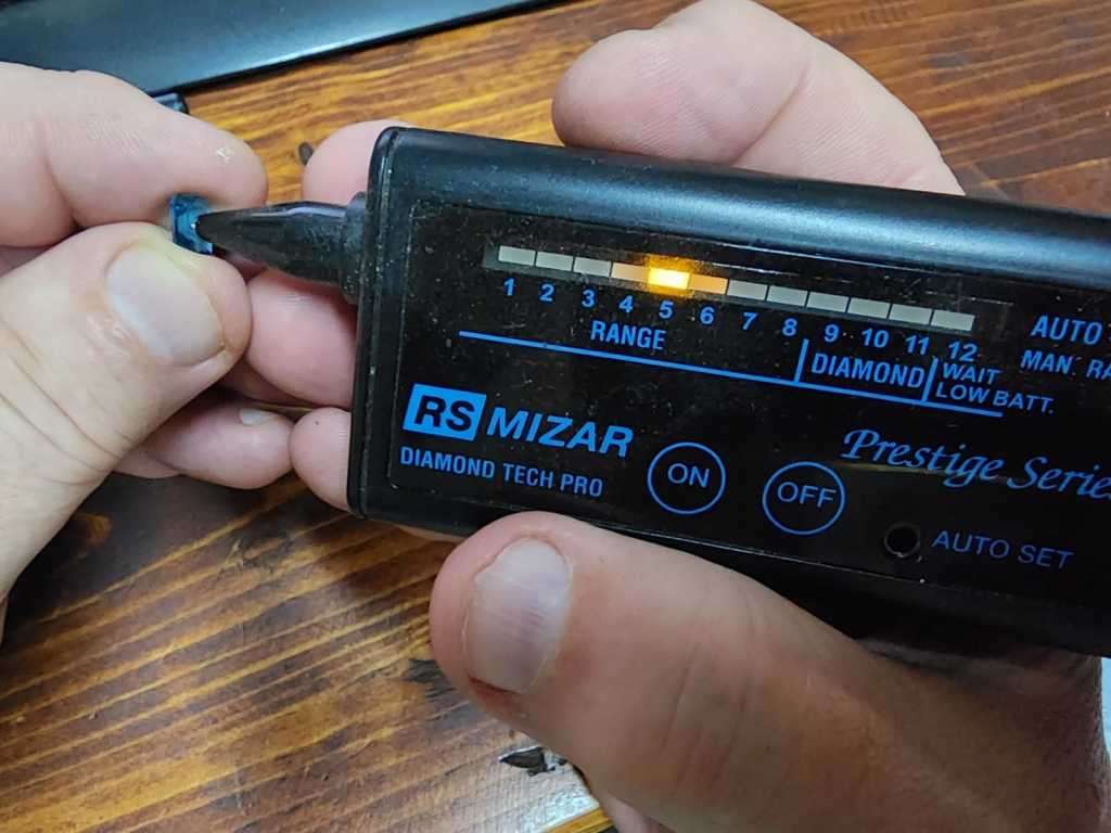 SWISS BLUE TOPAZ 1,90CT GEMSTONE IRRADIATED FOR 2 YEARS! PLEASE READ DESCRIPTION